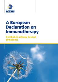 Immagine che raffigura la copertina del documento sui vaccini, redatto dall' accedemia europea di allergologia e immunologia clinica
